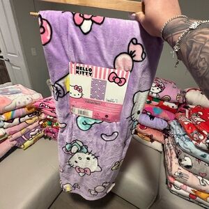 Hello Kitty Candy Blanket